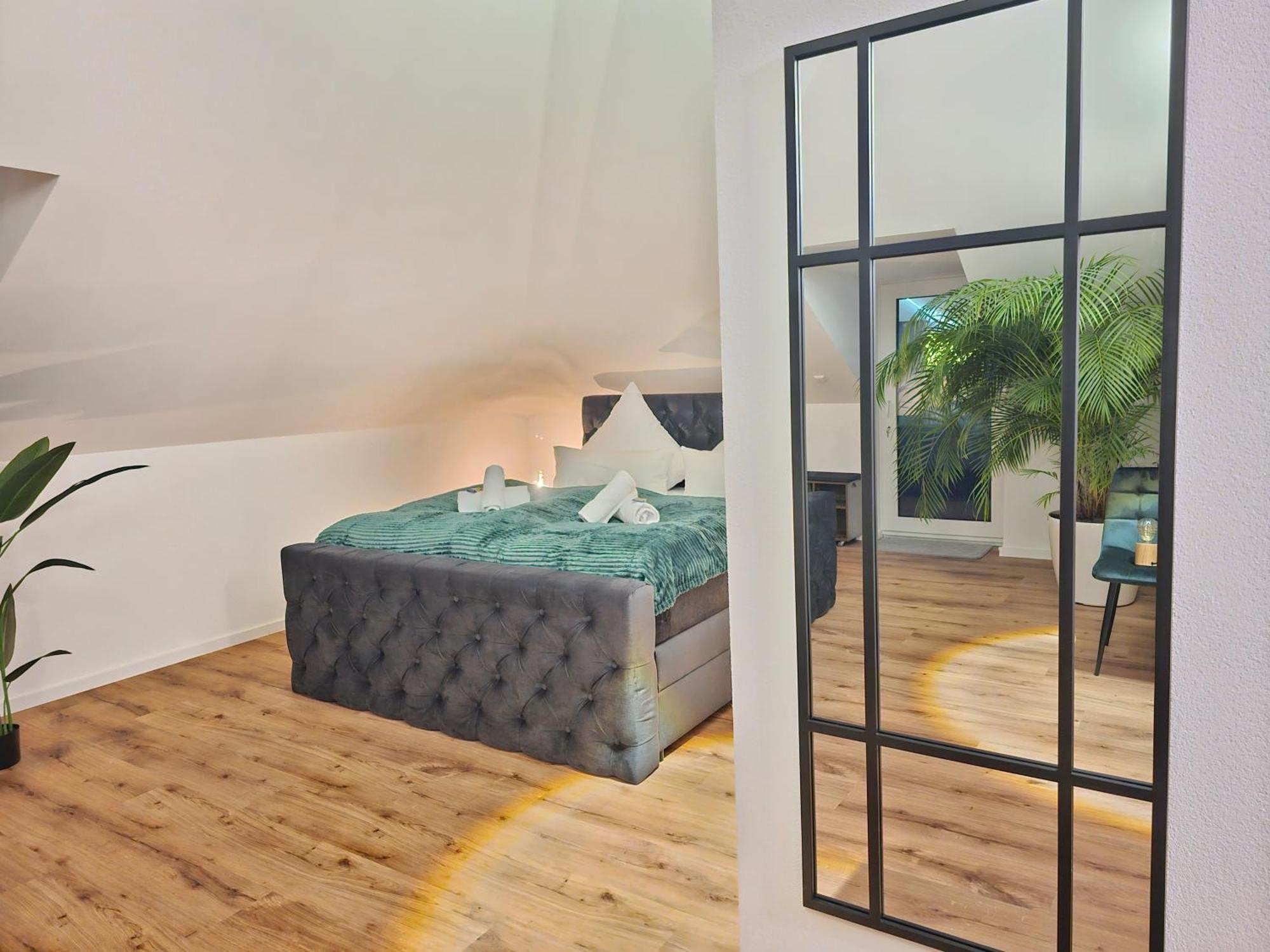 Design-penthouse I 90qm I Europapark 20 Min I Boxspring I Nespresso I Parking Apartment *